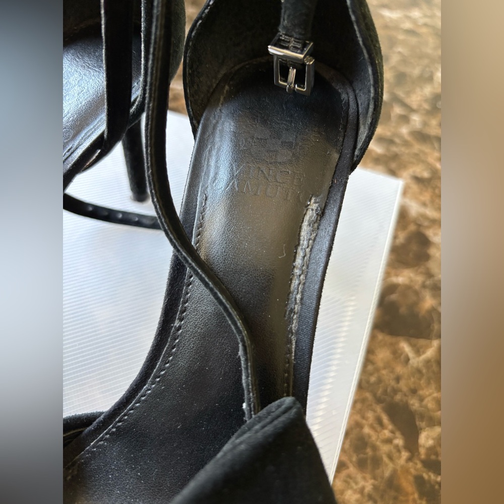 VINCE CAMUTO - Black Women's Heels with Bow - Picture 3 of 6